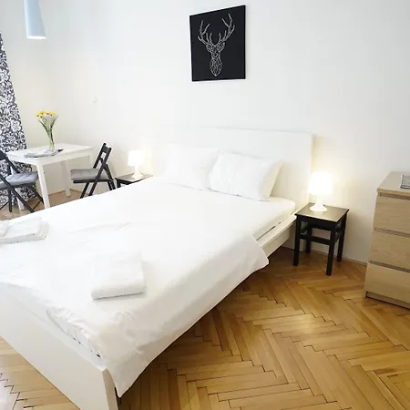 Royal Road Appartement *