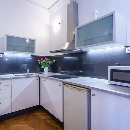Apartment Royal Road