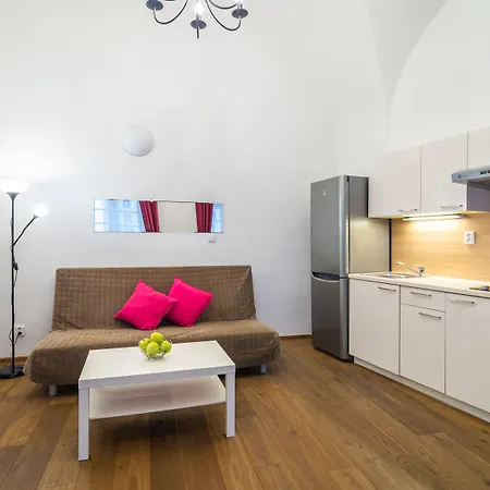 ロイヤル ロード レジデンス