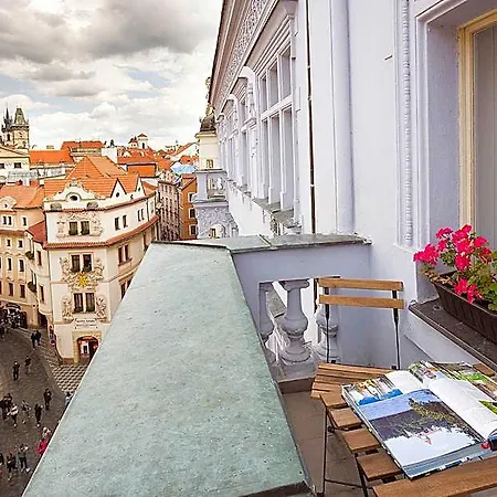 Royal Road Apartment *