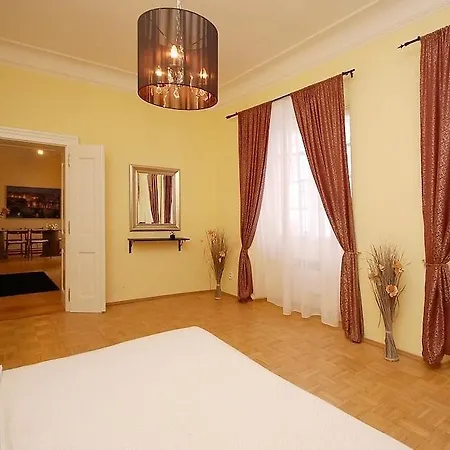 ロイヤル ロード レジデンス アパート プラハ