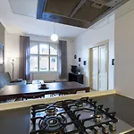 رويال روود ريزيدنس شقة *