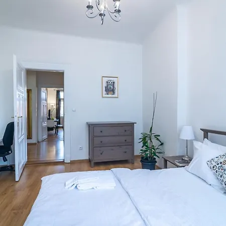 Apartment Royal Road Prag