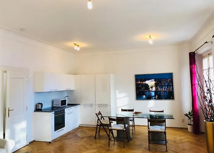 Royal Road Appartement *
